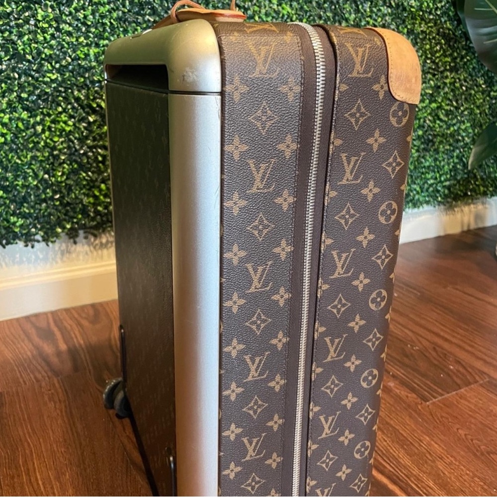 Louis Vuitton Horizon 55 Carry On Luggage - Picture 4 of 10